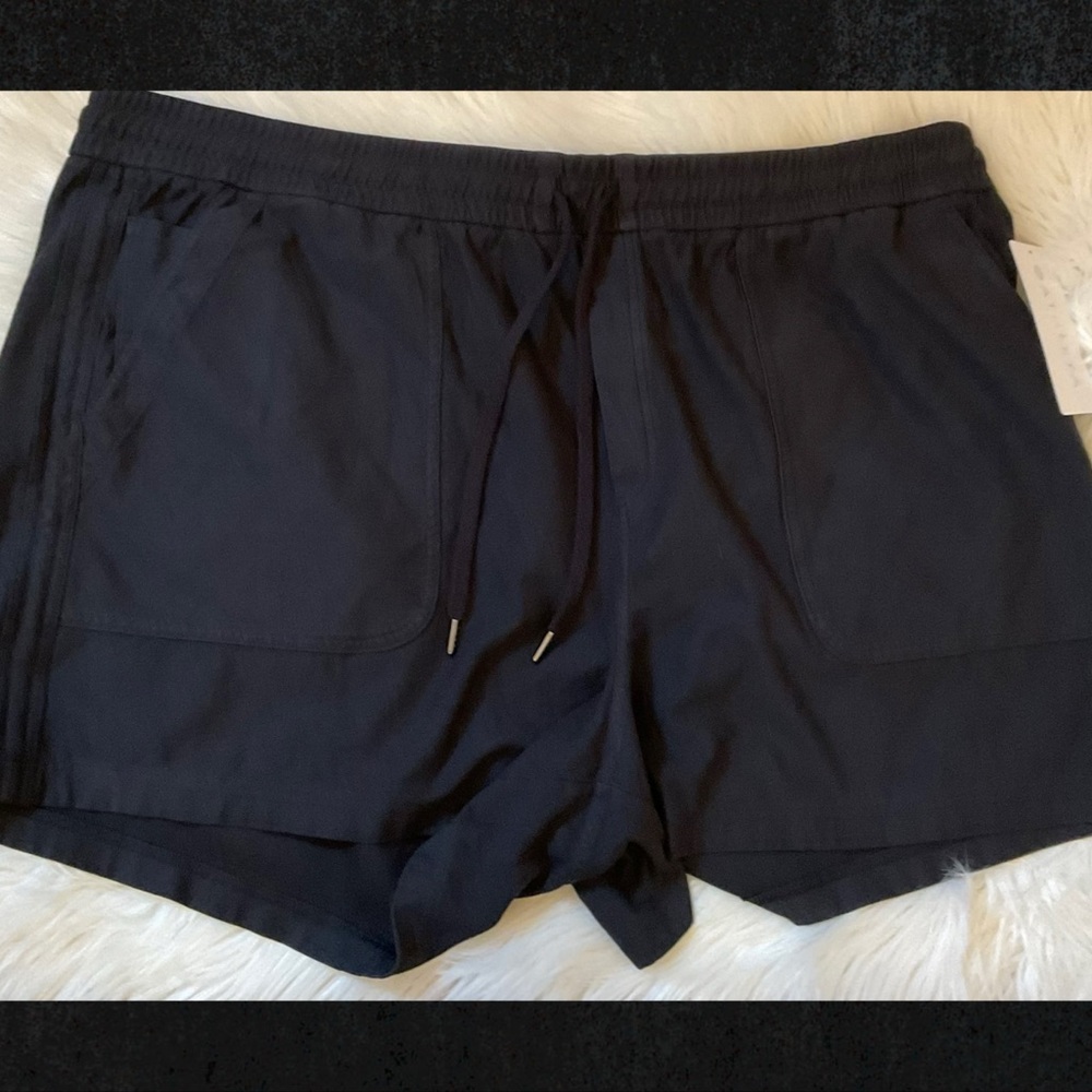 Athleta Farallon Shorts - NWT - Size 26 - Black